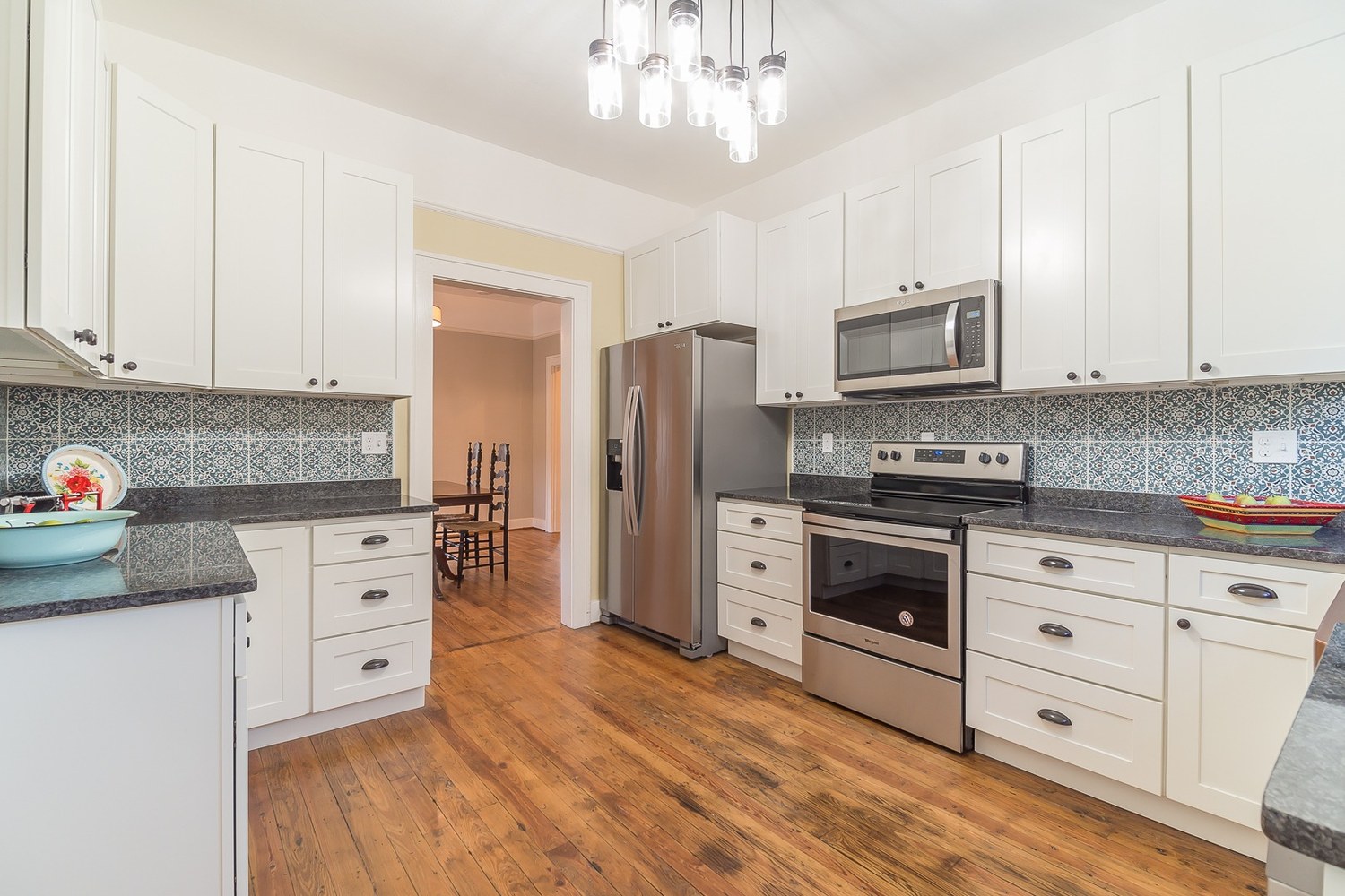 2353 Peachtree Street kitchen