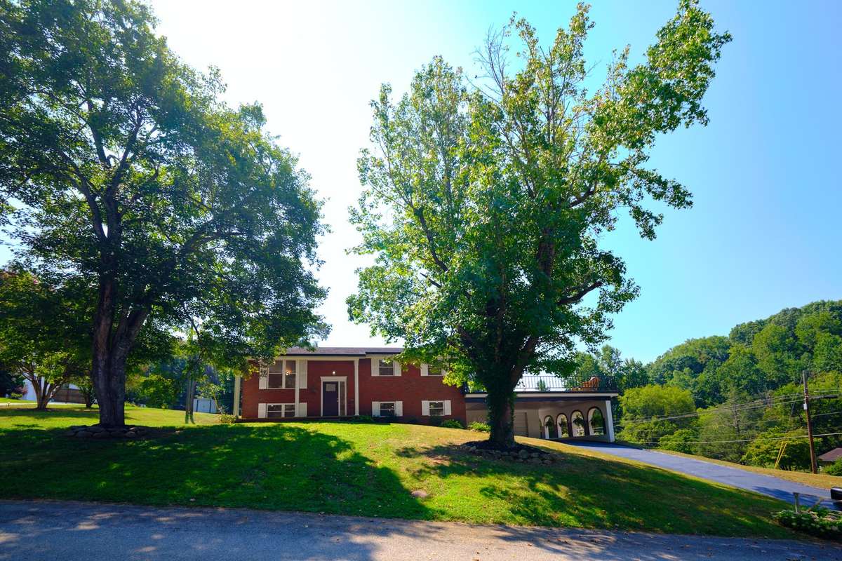 8216 Pickens Gap Road — Photo 1