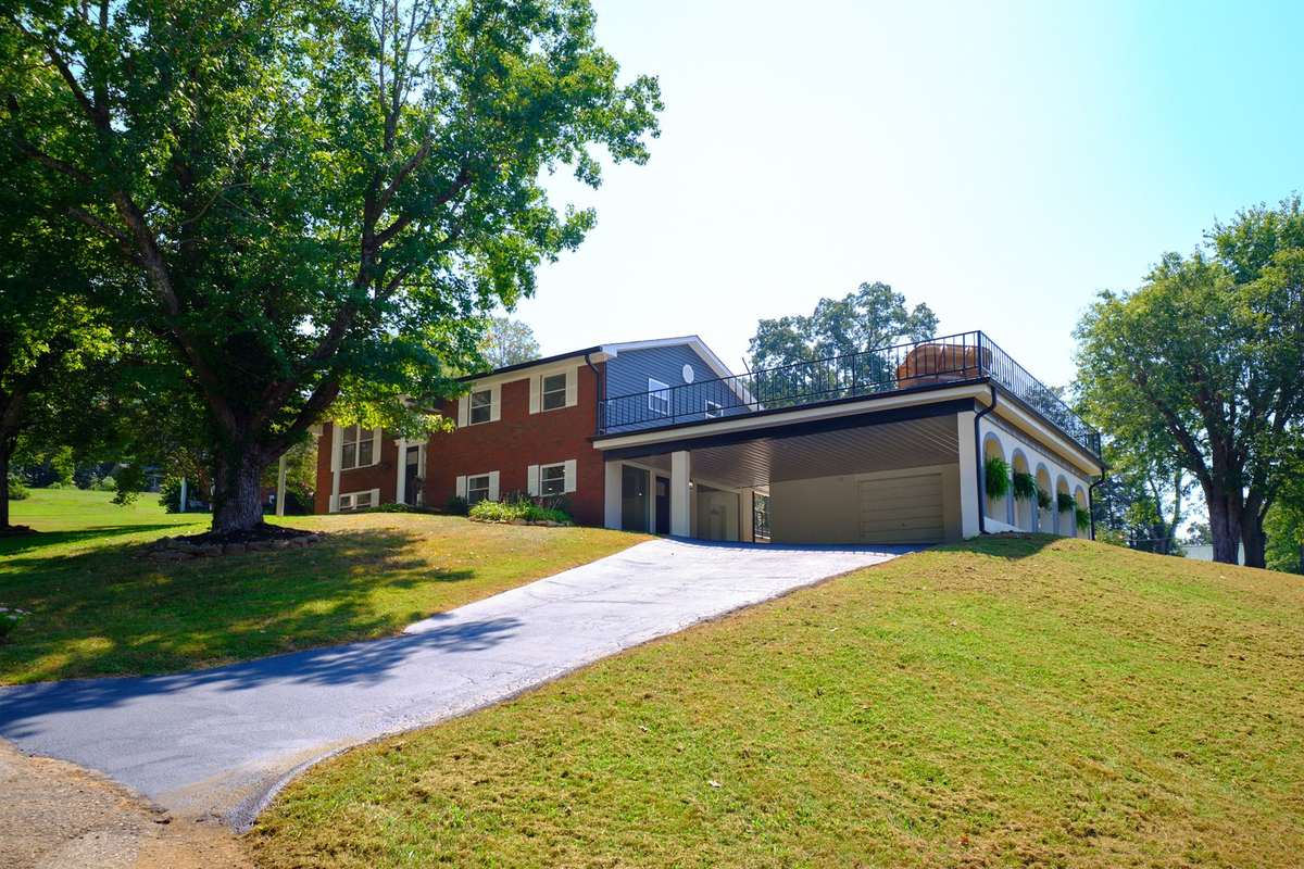 8216 Pickens Gap Road — Photo 2