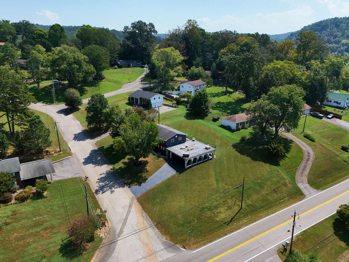 8216 Pickens Gap Road — Photo 16
